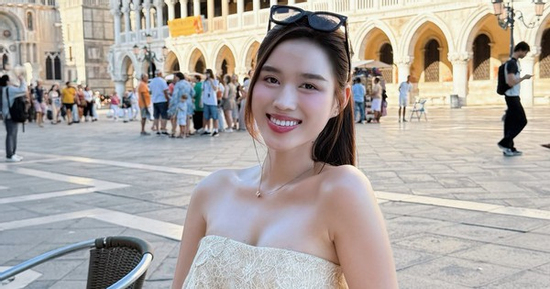 Đỗ Thị Hà khoe mình hạc xương mai, phụ kiện đắt đỏ ở trời Tây
