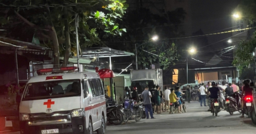 Sau tiếng la thất thanh, phát hiện 2 vợ chồng tử vong trước cửa nhà