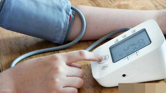 Huyết áp cao: 1 điều cấm kỵ buổi sáng, 2 điều không làm buổi trưa, 3 điều tránh buổi tối