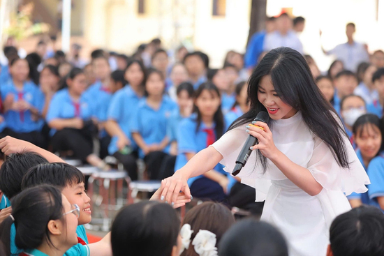 Mời nghệ sĩ, chuyên gia tham gia hoạt động giáo dục: Băn khoăn vấn đề kinh phí