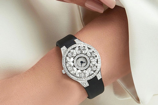 Đột nhiên được chú ý, chiếc đồng hồ tiền tỷ Classic Butterfly Diamond có gì đặc biệt?