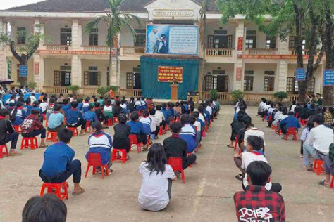 Hiệu trưởng lên tiếng việc nữ giáo viên bị ung thư, đi biệt phái cách nhà 35km
