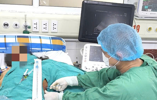 Người phụ nữ nguy kịch sau khi tiêm chữa đau cổ vai gáy