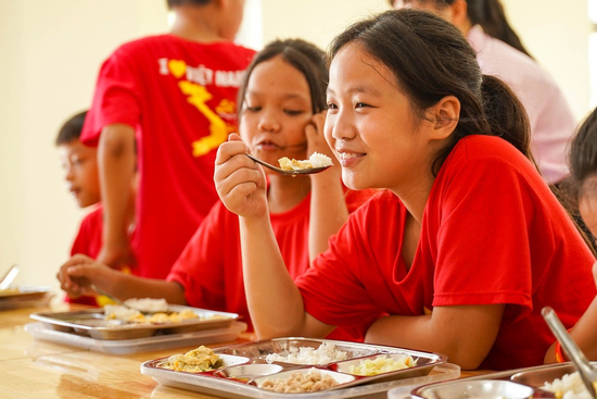 Sở GD&ĐT Hà Nội yêu cầu công khai thực đơn bữa ăn bán trú