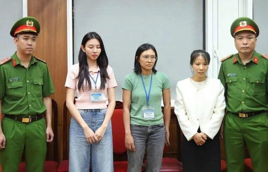 VKSND Tối cao truy tố hoa hậu Thùy Tiên, Quang Linh Vlogs, Hằng Du Mục vụ kẹo Kera