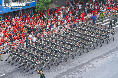 Triệu trái tim yêu nước chào đón các đoàn diễu binh xuống phố