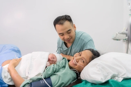 Con gái đầu lòng của H'Hen Niê