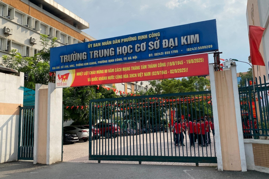 ‘Lúc học sinh túm tóc, ấn đầu cô giáo, cô yêu cầu cả lớp ngồi yên’