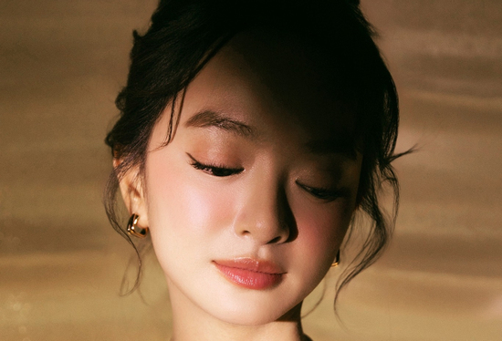 Mỹ nhân 'Tử chiến trên không' sở hữu chiều cao mét rưỡi nhưng vẫn có nhan sắc rực rỡ không thua ai