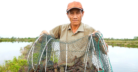 Ông nông dân đút túi cả tỷ đồng mỗi năm nhờ 'kho báu' dưới ao