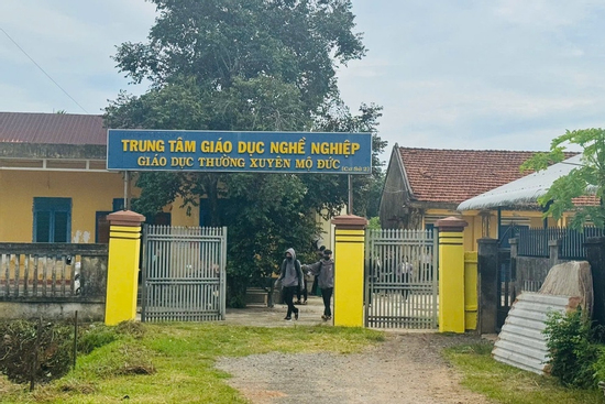 Bất an học trong những phòng 'chờ sập'