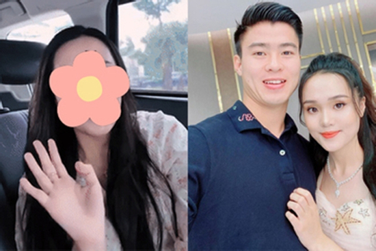 Lên đồ giản dị ra đón chồng, nhan sắc vợ Đỗ Duy Mạnh khiến nhiều người bất ngờ
