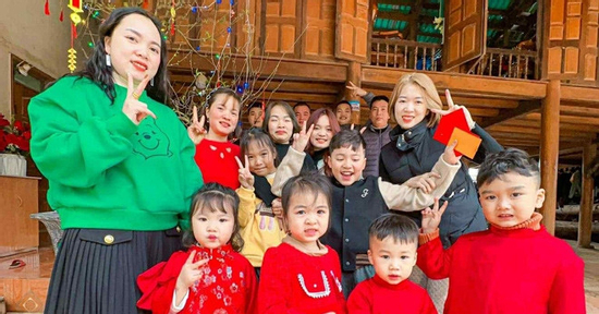 Hết lòng yêu thương 2 con riêng của chồng, mẹ kế U40 nhận 'trái ngọt'