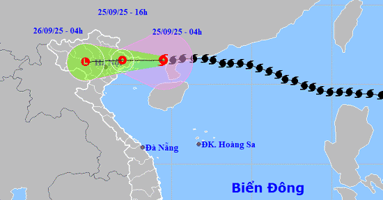 Bão số 9 Ragasa áp sát Quảng Ninh, miền Bắc bắt đầu mưa như trút nước