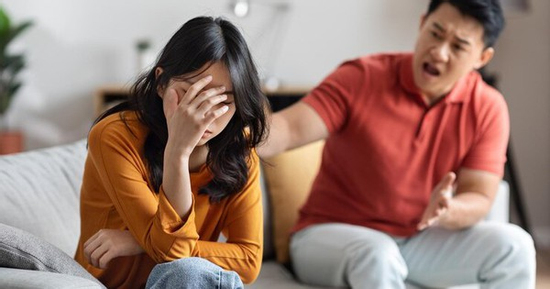 Chồng quản tiền sinh hoạt hàng tháng còn muốn vợ 'vừa chăm con vừa đi làm lương cao' như 'vợ người ta'