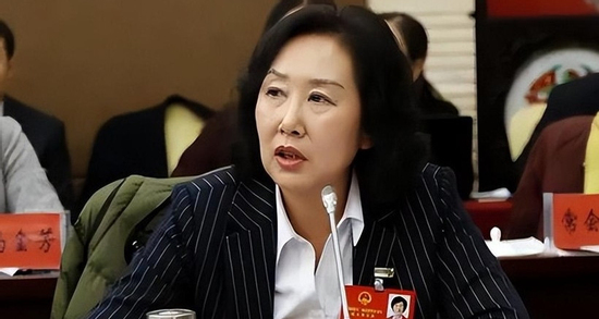 Kết đắng cho nữ quan tham đa tình, có quan hệ với hàng chục trai đẹp