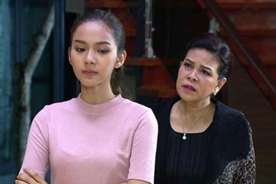 Mẹ chồng mỉa mai con dâu ngu dốt trước họ hàng, màn đáp trả khiến bà bẽ bàng