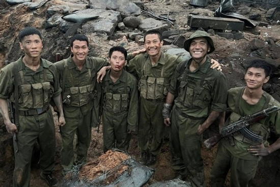 'Mưa đỏ' vượt mốc 710 tỷ đồng, đón hơn 8,1 triệu lượt khán giả đến rạp