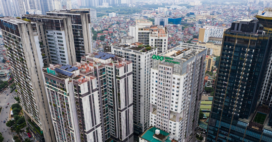 Cận cảnh loạt chung cư ở Hà Nội tường bong tróc, cũ kỹ vẫn có giá tới gần 100 triệu/m2