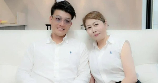 Chàng trai 33 tuổi yêu mẹ bạn cùng lớp, chi hẳn 6 tỷ mua quà 