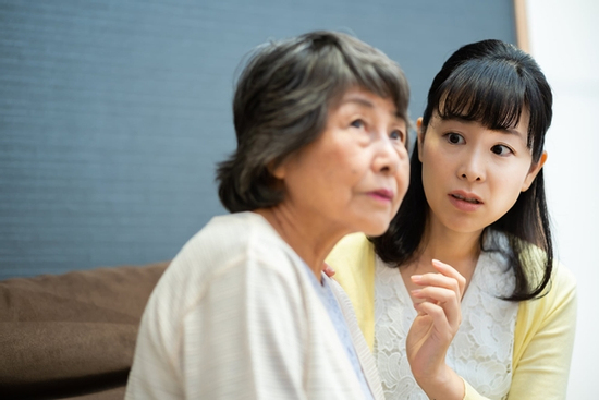 Kế hoạch nghỉ hưu thông minh của bà lão 70 tuổi: Thay vì thuê bảo mẫu, bà tự trả tiền cho con dâu chăm mình