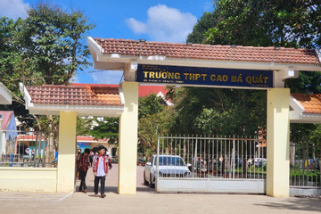 Kỷ luật cảnh cáo nữ hiệu trưởng cho học sinh lớp 12 'tự nguyện' nghỉ học