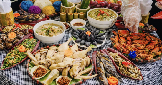 Mâm cỗ Tết tháng 7 âm ở Tây Bắc đầy đặc sản lạ, khách mê nhất một món