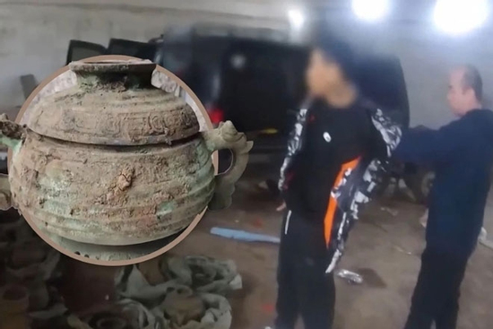 'Nghiên cứu' tiểu thuyết trộm mộ, người đàn ông đào được 20 báu vật trong mộ cổ