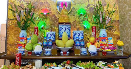 Thứ tự cúng Rằm tháng 7, cúng ngày 14 hay chính Rằm mới chuẩn, mâm cúng nghèo thì có phải là thiếu lễ?