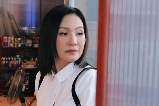 Nghệ sĩ Hồng Đào thông báo khẩn trên trang cá nhân