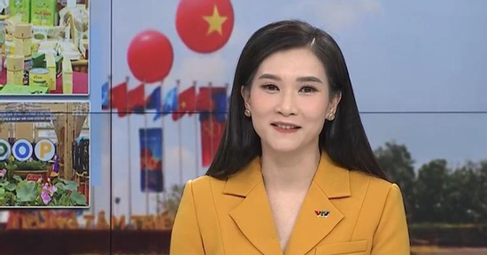 BTV Khánh Trang VTV trở lại Bản tin Thời sự 19h sau hơn 1 tháng vắng bóng