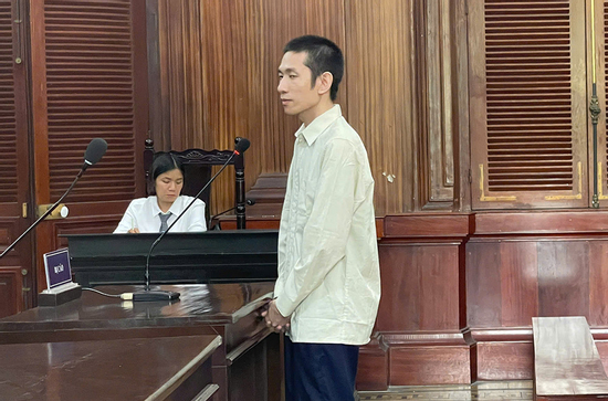 Nối lại tình cảm không được, vác dao chém người tình đồng tính tới tấp