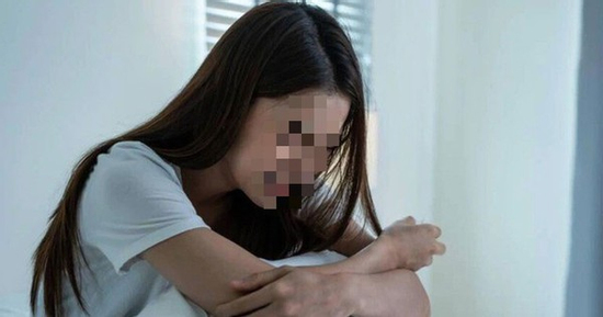 Sau khi lỡ ngoại tình, tôi run rẩy khi đọc cuốn sổ bí mật trong ngăn tủ của chồng