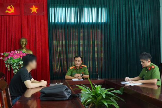 Sinh viên bị ' bắt cóc online', chuyển hàng trăm triệu đồng cho nhóm lừa đảo