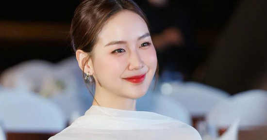 Hoa hậu Bảo Ngọc thông báo khẩn trên trang cá nhân