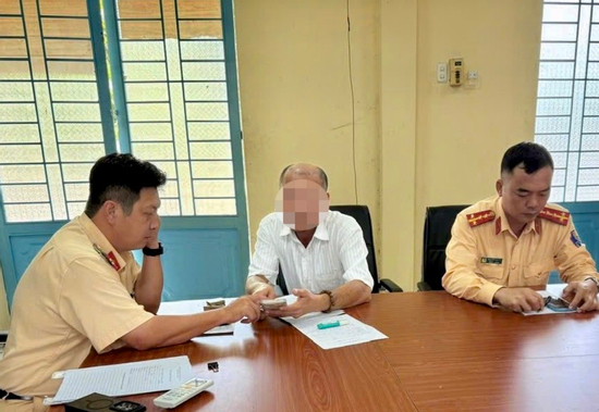 Vụ tài xế xe khách rượt đuổi xe tải ở Đồng Tháp: Chuyển cơ quan điều tra