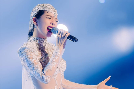 Mắng anti-fan bất chấp và văng tục trên mạng, Lệ Quyên có còn xứng là ca sĩ?