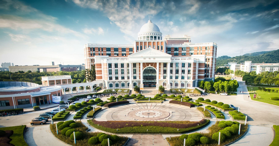 Phụ huynh bức xúc vì được gợi ý đóng số tiền lớn để xóa điểm trượt cho con