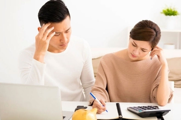 Tiết kiệm 17 triệu/tháng vẫn bị chồng chì chiết, ngồi bấm máy tính, cộng dồn từng khoản để kiểm tra