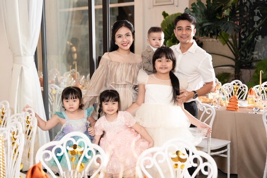 Tổ ấm hạnh phúc của diễn viên Vân Trang sau 10 năm kết hôn
