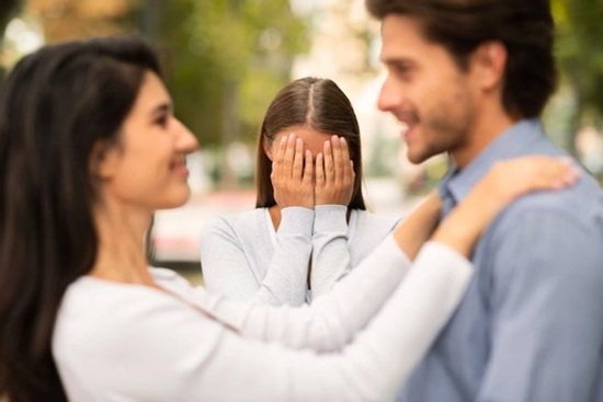 5 năm thanh xuân và 'vở kịch' cưới vợ mẹ chọn: Tôi chỉ là phương án dự phòng cho sự hèn hạ của anh