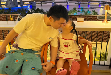 Chồng doanh nhân của Đỗ Mỹ Linh khoe khoảnh khắc con gái cực đáng yêu