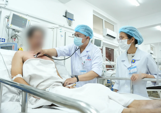 Người đàn ông suýt mất mạng vì tự ý sử dụng xịt hen phế quản