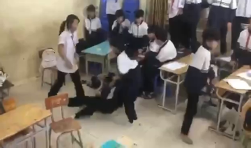 Công an vào cuộc vụ 6 nữ sinh hành hung bạn ngay trong lớp học