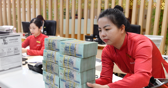 Lãi suất ngân hàng hôm nay 14/1/2026: Thêm nhà băng đẩy lãi suất lên cao