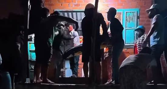 Người đàn ông bị đâm tử vong khi can ngăn hai người cãi vã trước nhà