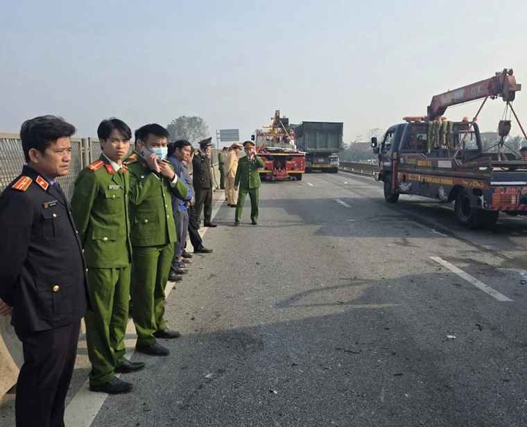 Nhiều lỗi vi phạm trong vụ tai nạn thảm khốc làm 10 người thương vong