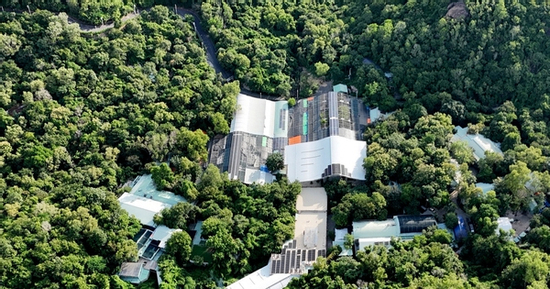 Ông Vương Tấn Việt, trụ trì chùa Phật Quang kiện đòi hơn 71.000 m2 đất