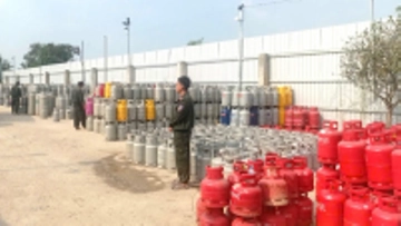 Bắt 16 người trong đường dây sản xuất và buôn bán gas giả quy mô lớn