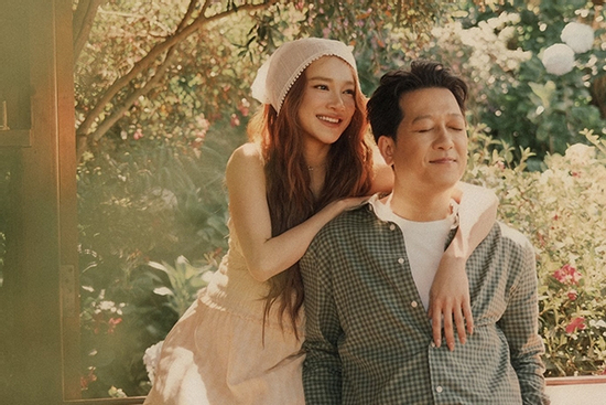 Cận nhan sắc 'không tì vết' của Nhã Phương ở tháng cuối thai kỳ lần 3